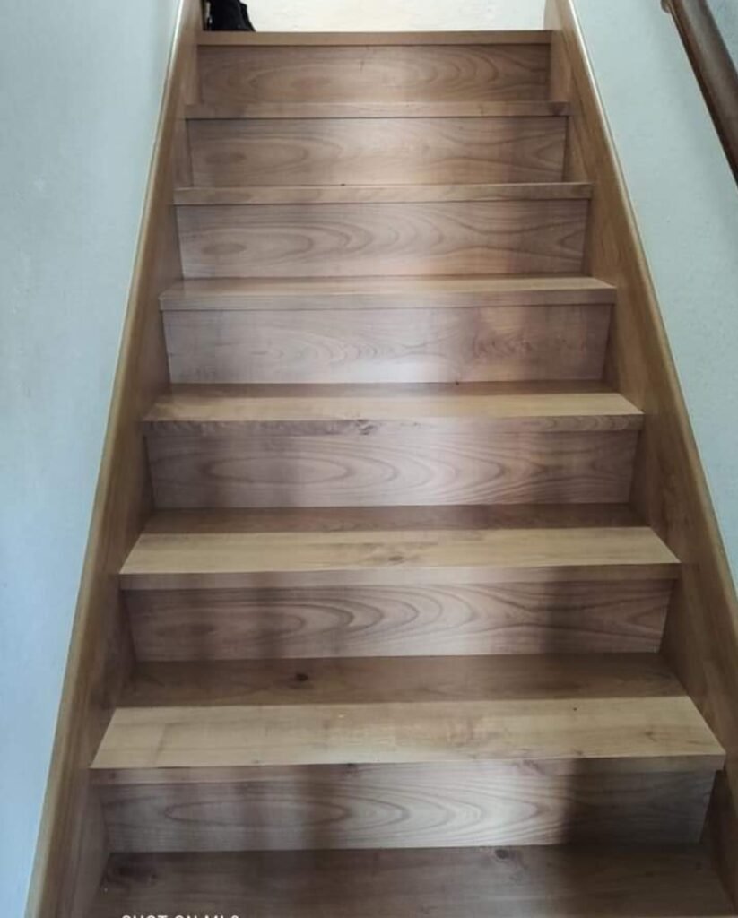 escaleras, carpintería de madera